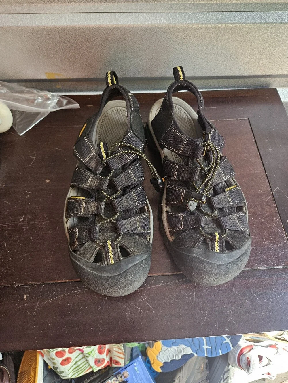 Keen Sandals Mens Sz 11 Newport H2 Waterproof Hiking Black Hook & Loop 1001907
